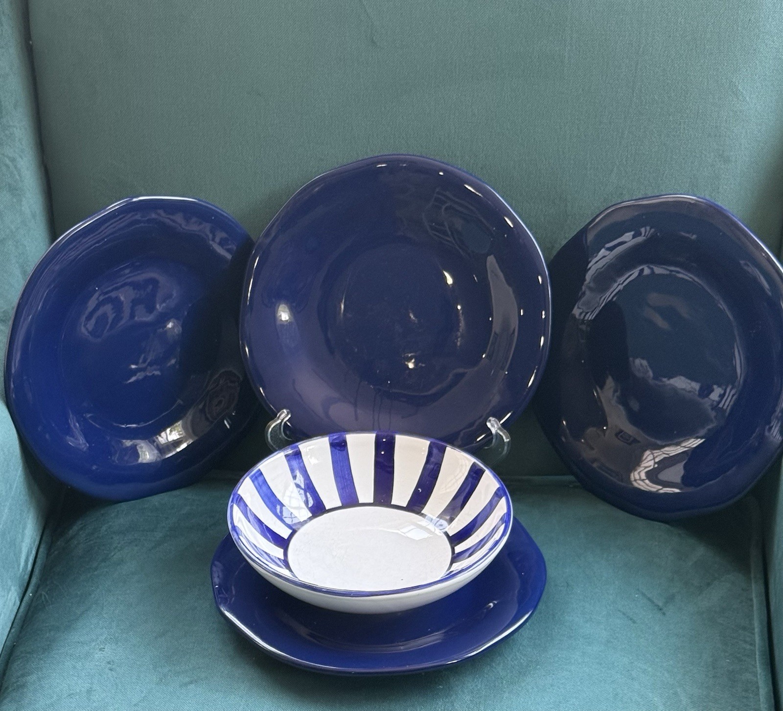 Mikasa Gourmet Basic Plate Set, 9.3/8 Service For 4, Bowls Not Available