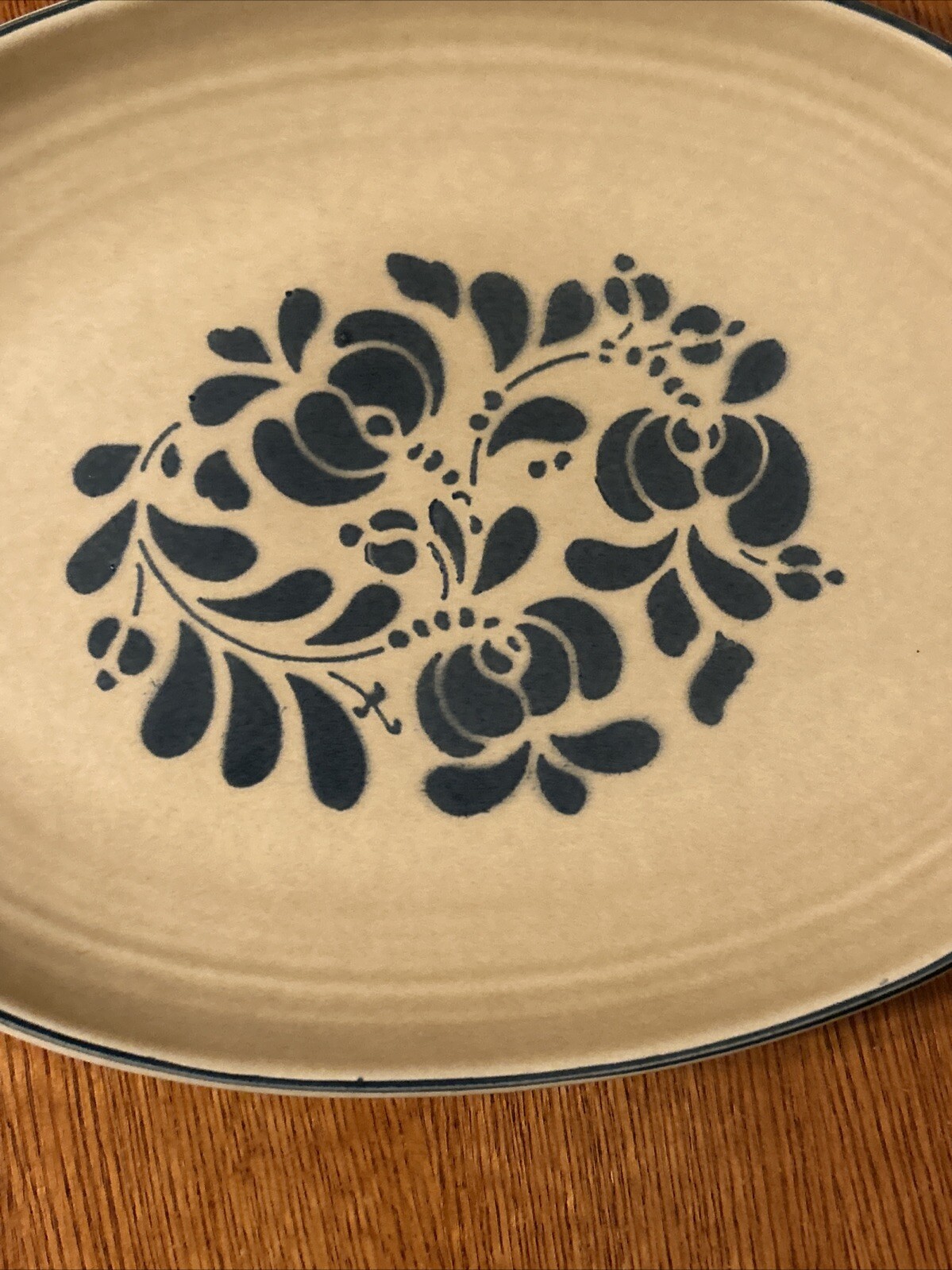 Pfaltzgraff Folk Art 14’ Oval Platter – USA Castle Stamp