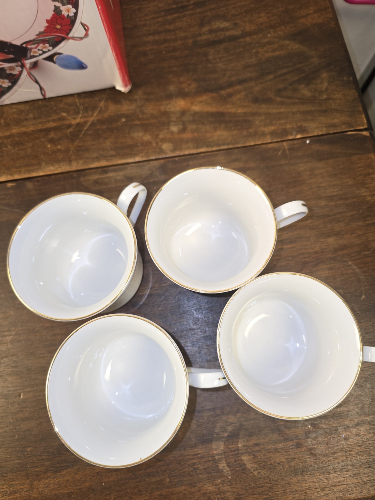NIB VTG Tienshan”Deck The Halls”16pc Christmas Poinsettia Dinnerware Fine China