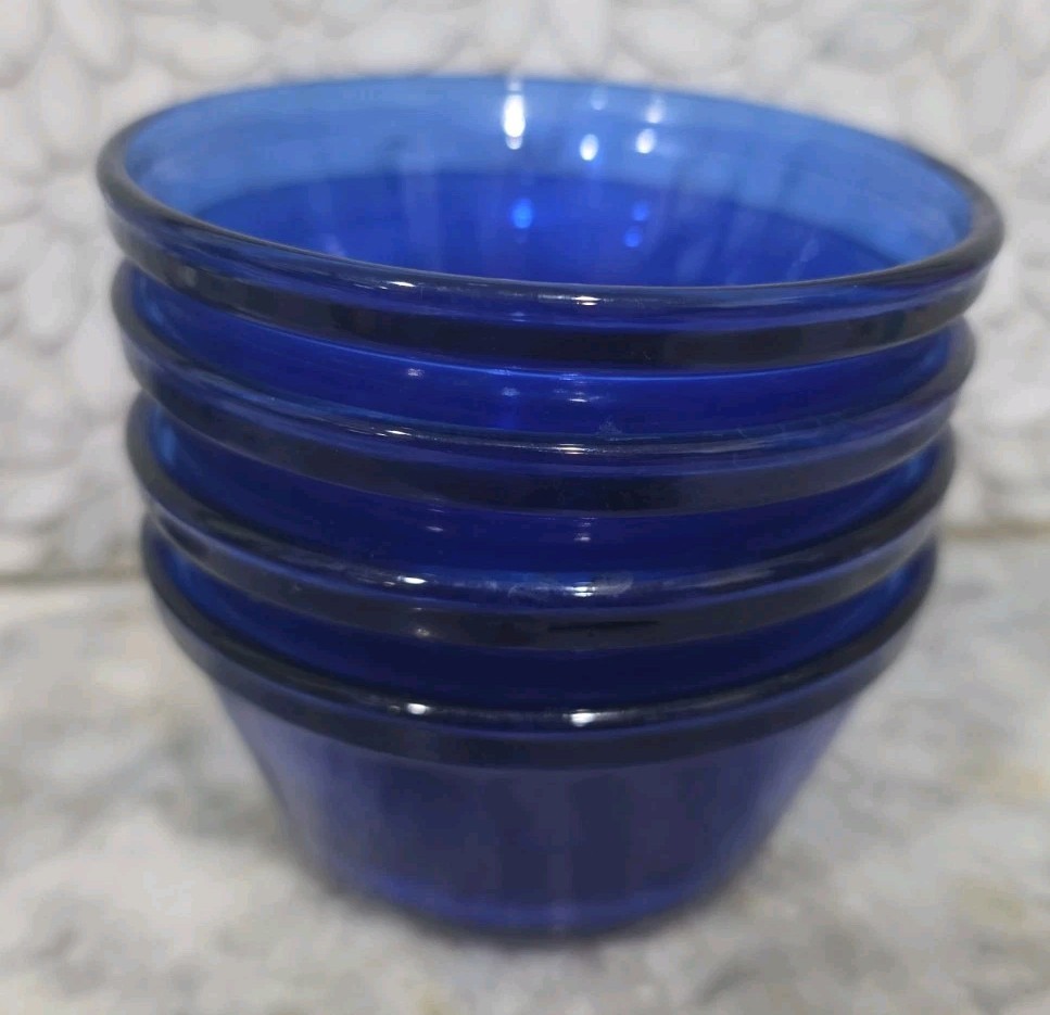 Set Of 4 Cobalt Blue Dessert Dishes. Anchor Hocking. Nice! No Chips Or Cracks