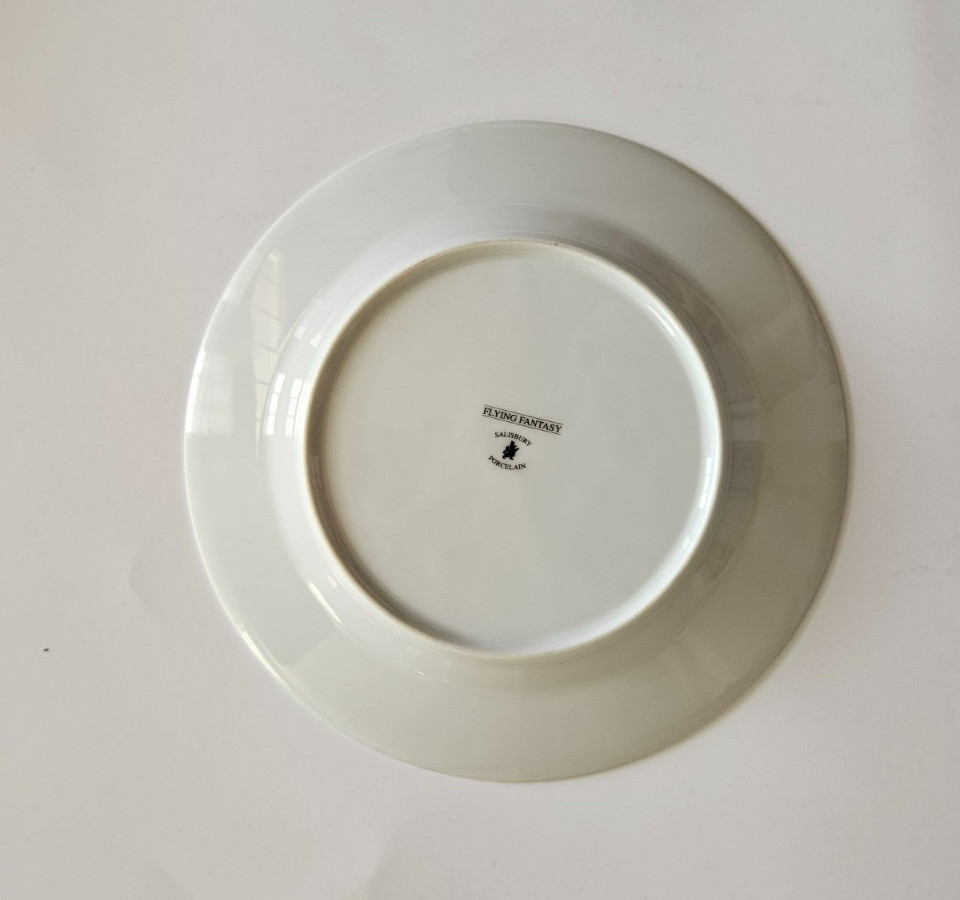 NEW Flying Fantasy by Salisbury Porcelain Hot Air Balloon Motifs Set 4 Plates 8″