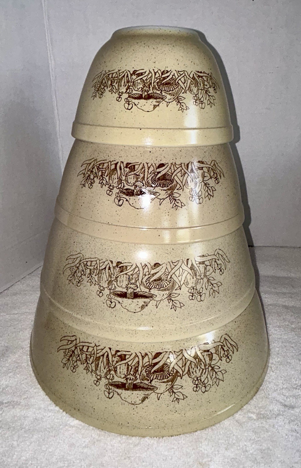 Pyrex Forrest Fancies Mixing Bowl Set Of 4 In Orig Box 401 402 403 404 Rare EUC