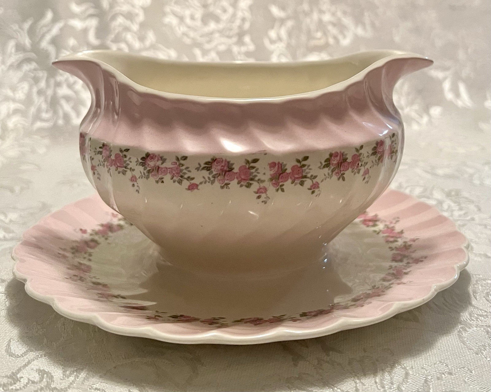 Myott Staffordshire Petite Pattern Gravy Boat With Attached Plate Bone China