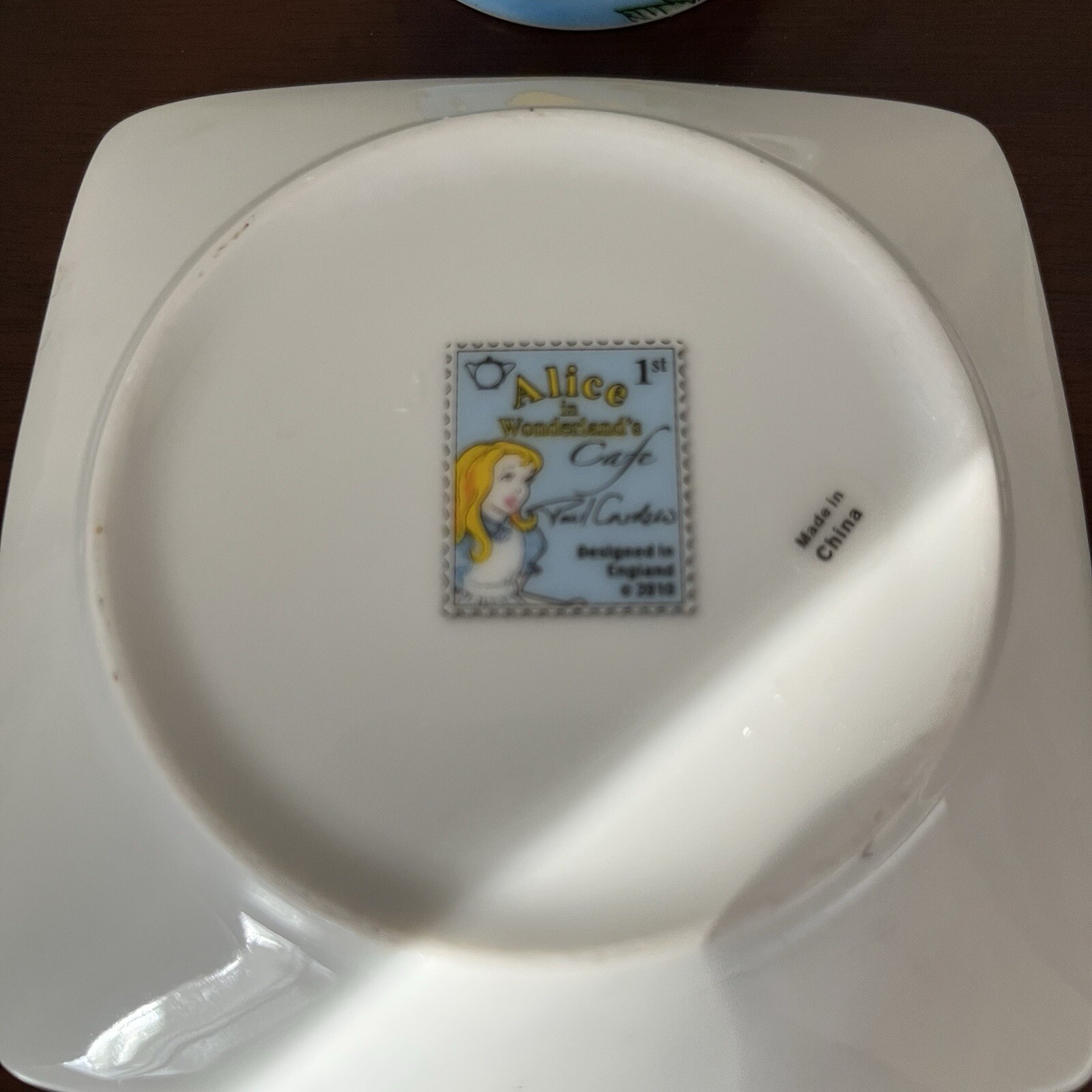 2010 Rare Alice In Wonderland Cafe-2 Teacups & 2 Saucers-England By Paul Cardew