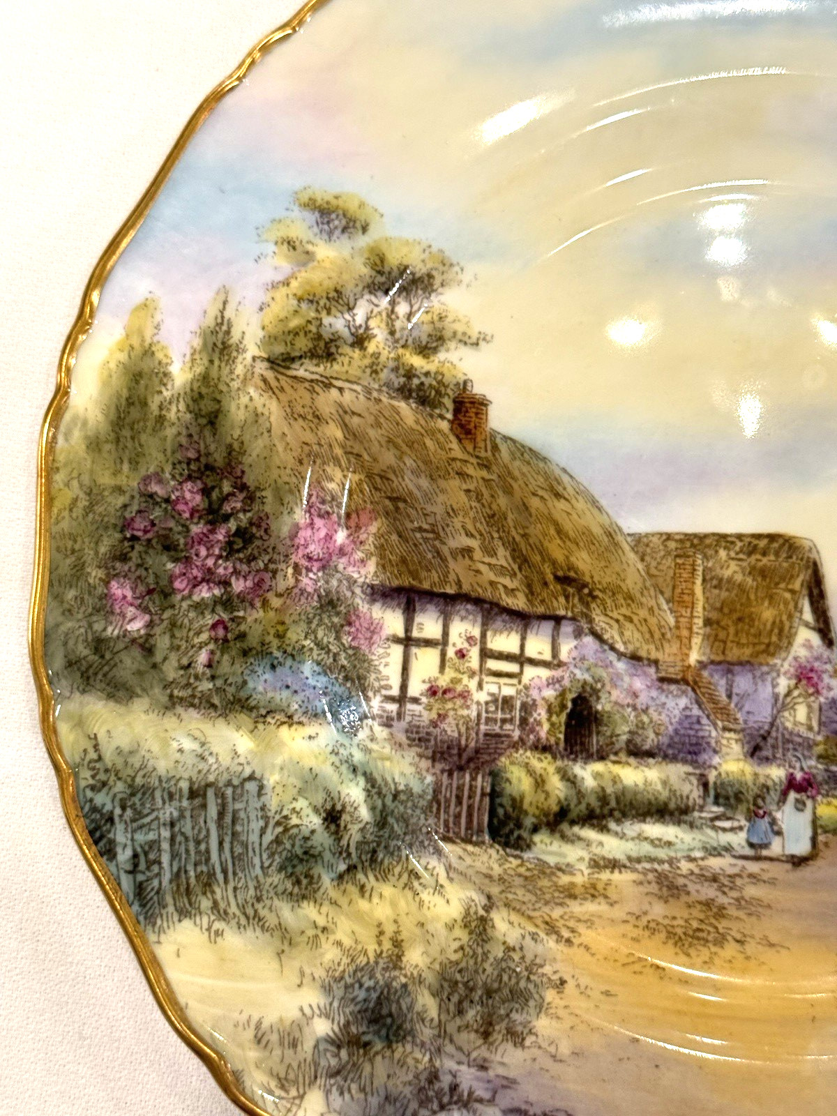 Royal Worcester 1950 Little Comberton Serving Bowl Signed J Smith Pristine 10⅝”