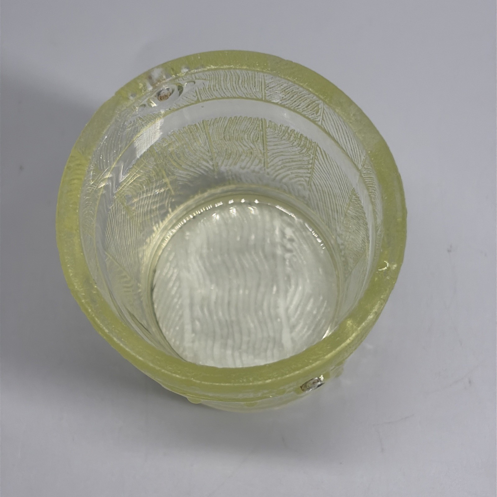 Bryce Bros Old Oaken Bucket Toothpick Holder 2″ Vaseline Uranium UV Glow EAPG