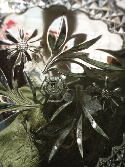 US Glass Co Floral & Diamond Pedestal Bowl Compote 5-1/2 in tall Vintage