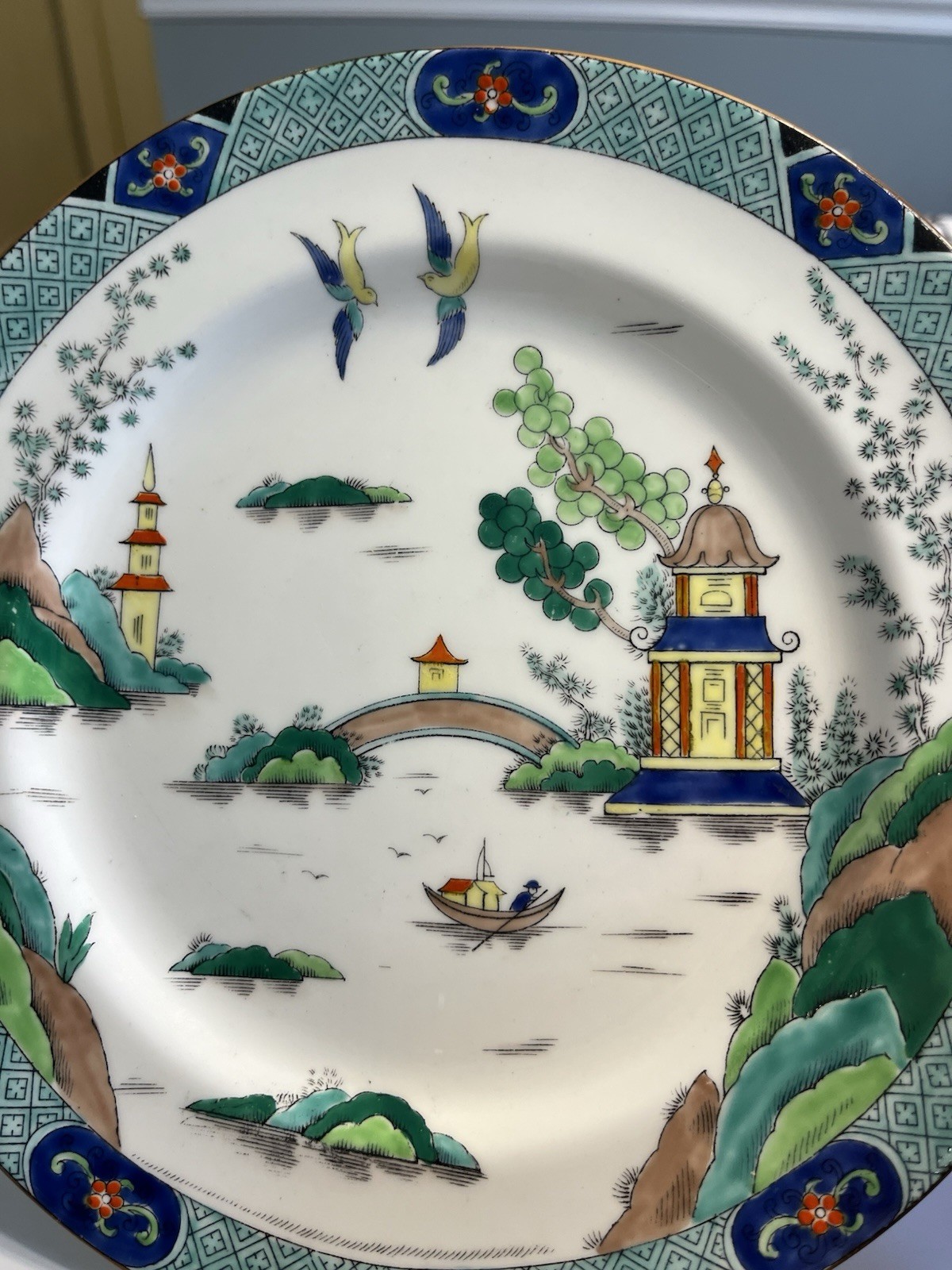 c1905-30 Aynsley Chinoiserie Chinese Waterside Bridge Pagoda 9” Plates England
