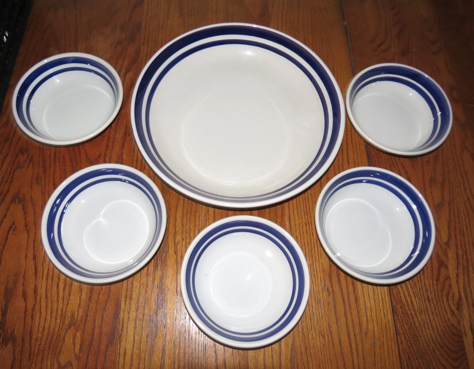 Stoviglierie Italy SIX Bowls – White with Blue Ring – One 15.1/4 in + Five 8 in