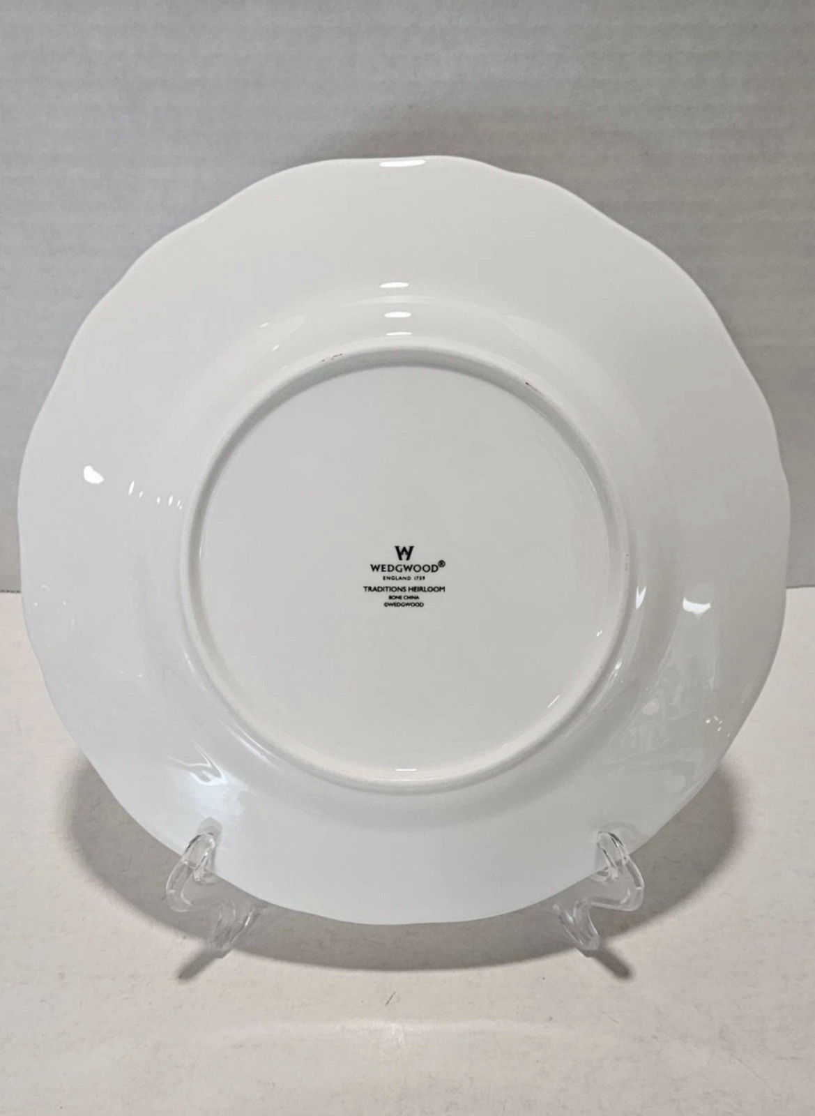 Wedgewood Traditions Heirloom Bone China Salad Plate 9″ White Scalloped