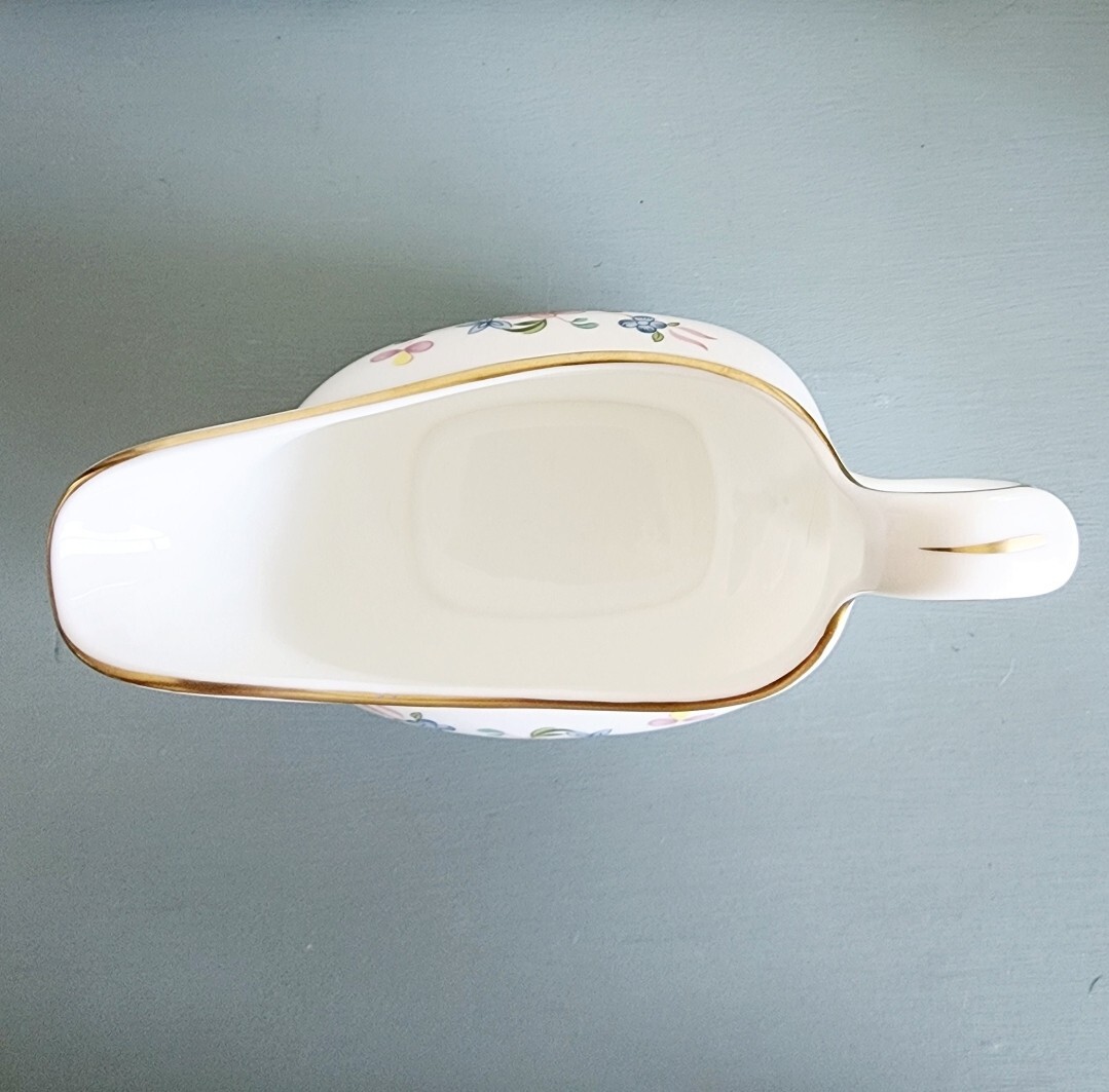 Wedgwood MONTCALM Gravy Boat Floral Blue Lines Triangle Band Gold Trim