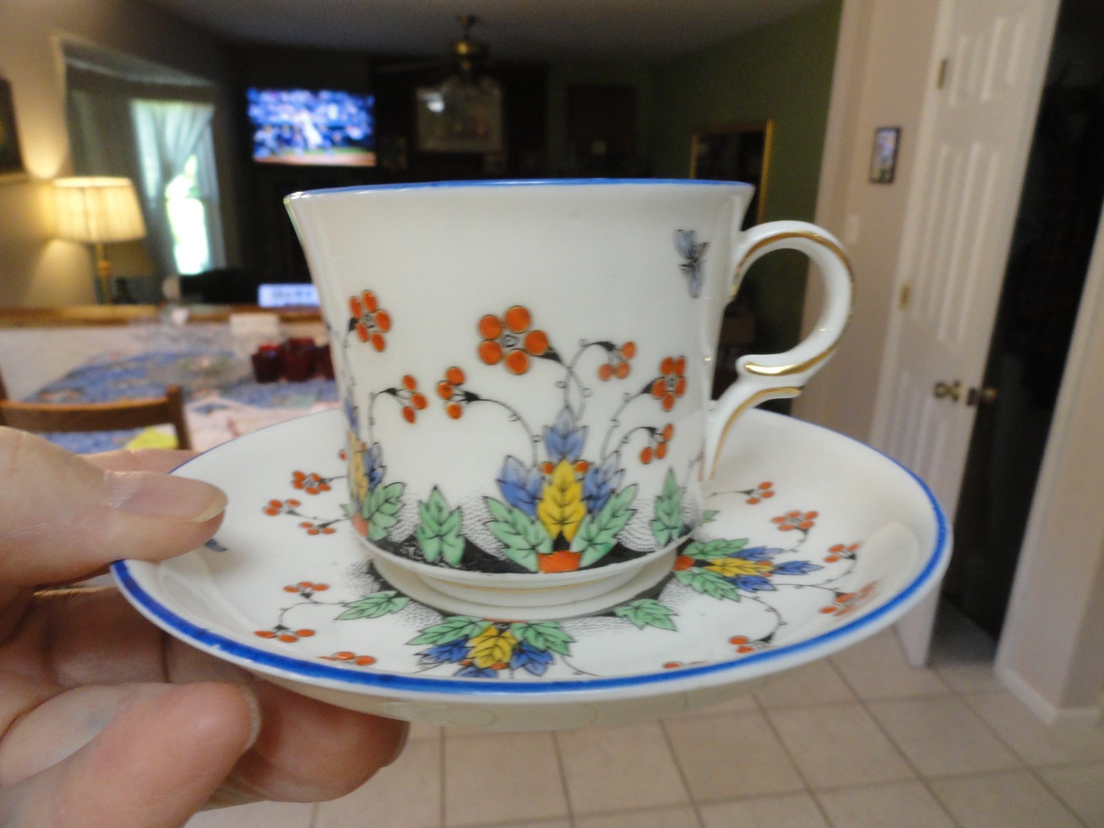 Set of 5 Sutherland China Bone China Cup and Saucers. Floral Pattern with Bee’s