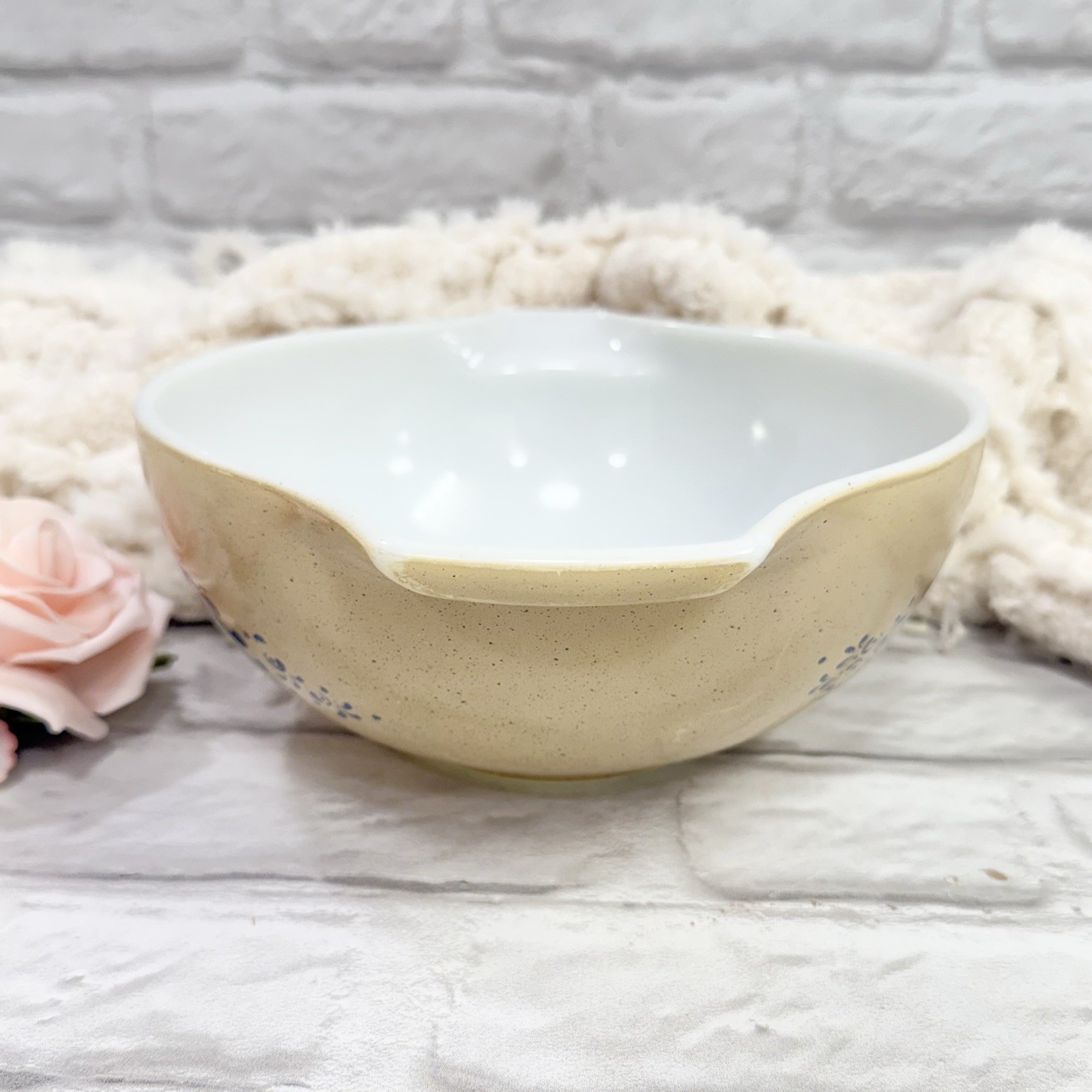 Vtg PYREX Homestead Cinderella Nesting Mixing Bowls 2ct 443 – 2.5 Qt & 444 – 4Qt