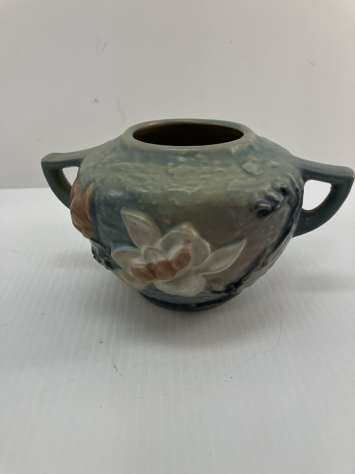 Vintage ROSEVILLE MAGNOLIA BLUE #446-4 ART POTTERY DOUBLE HANDLE BOWL 1943