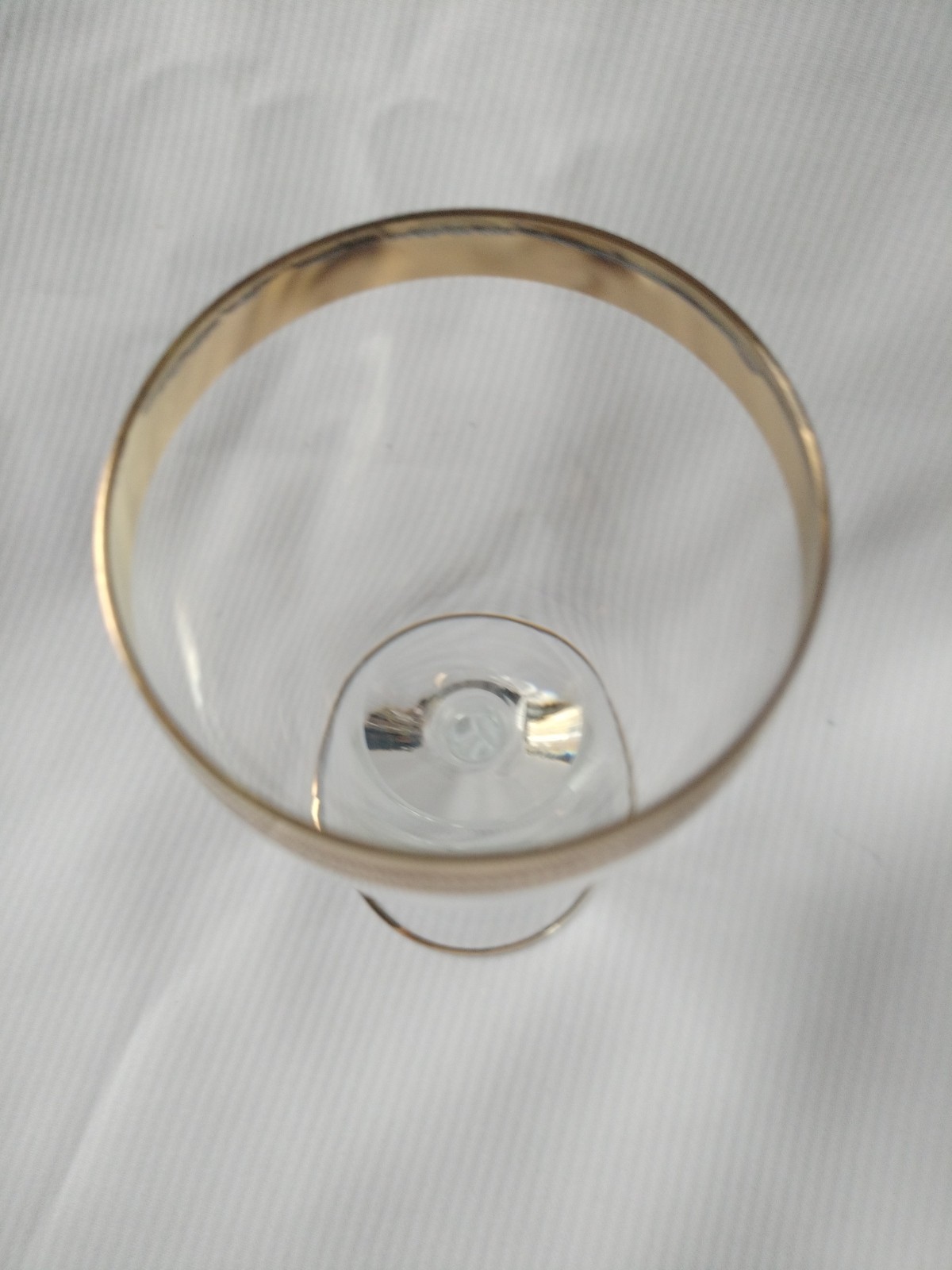 Gold Trim Crystal Goblet Wine Glass 5″5×2″5 high Set Of 4 See Picture