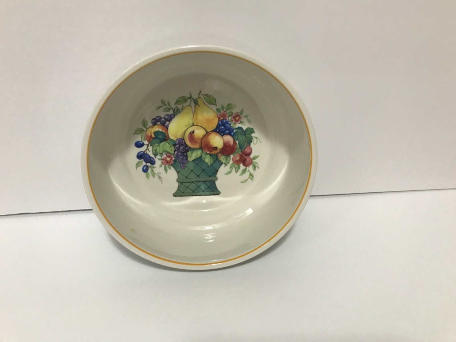 Villeroy and Boch 7.75 in Souffle Bowl and 7.50 in Vegetable Bowl Set
