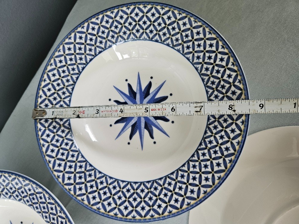 Victoria & Beale Williamsburg Soup Bowls Set of 4 Cobalt Blue Yellow White 8.5″