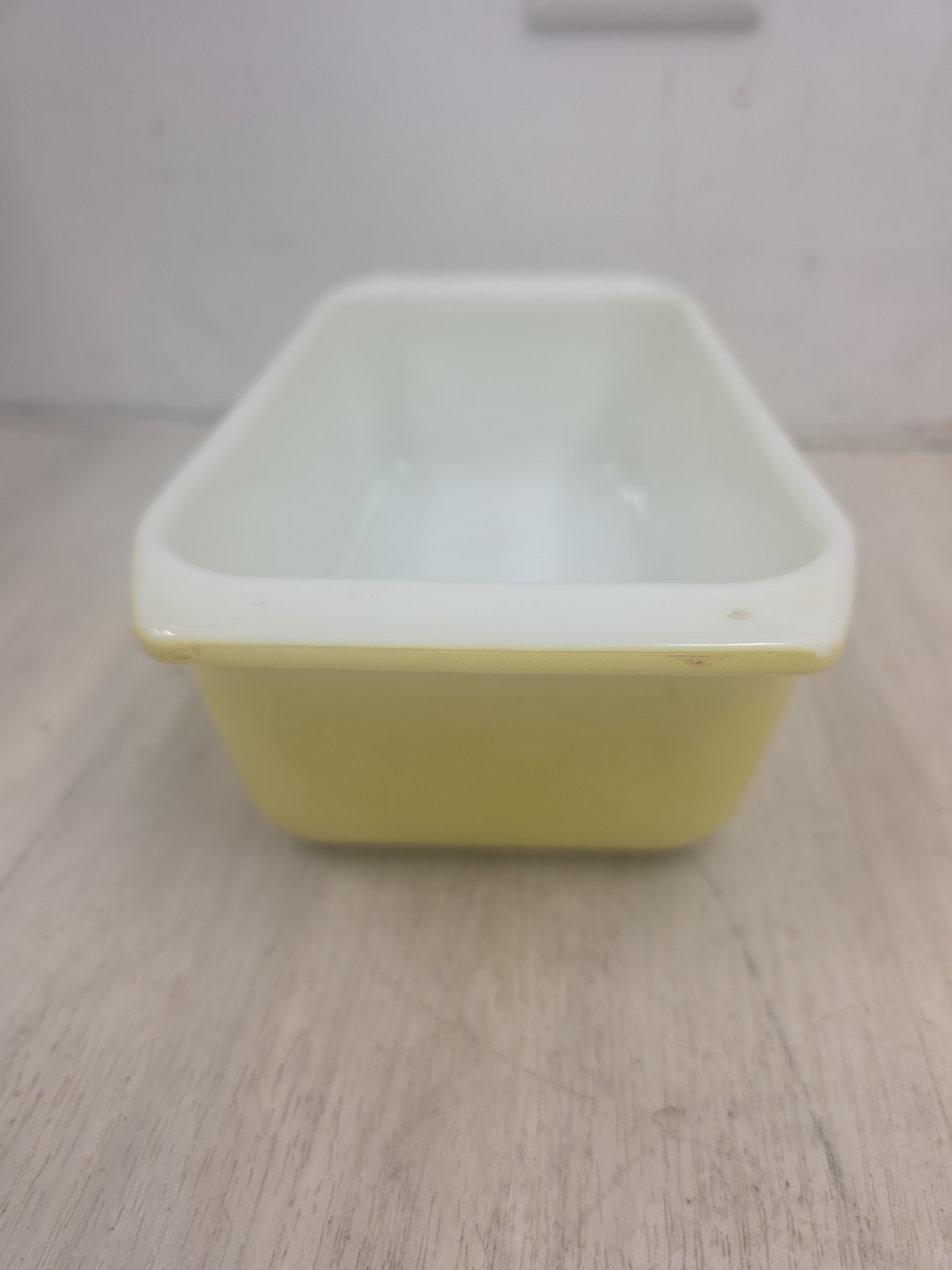 Vintage Pyrex Lemon Yellow Loaf Pan Baking Dish #913 8.5”X 4.5”X 2.5” USA NICE