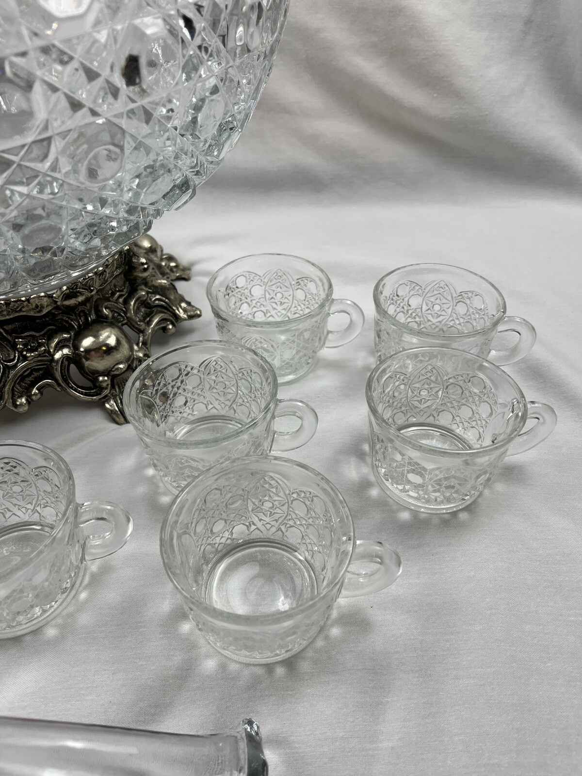 L.E.. Smith Daisy Button Punch Bowl Cup Set W/ Metal Stand Vintage MCM 1950s