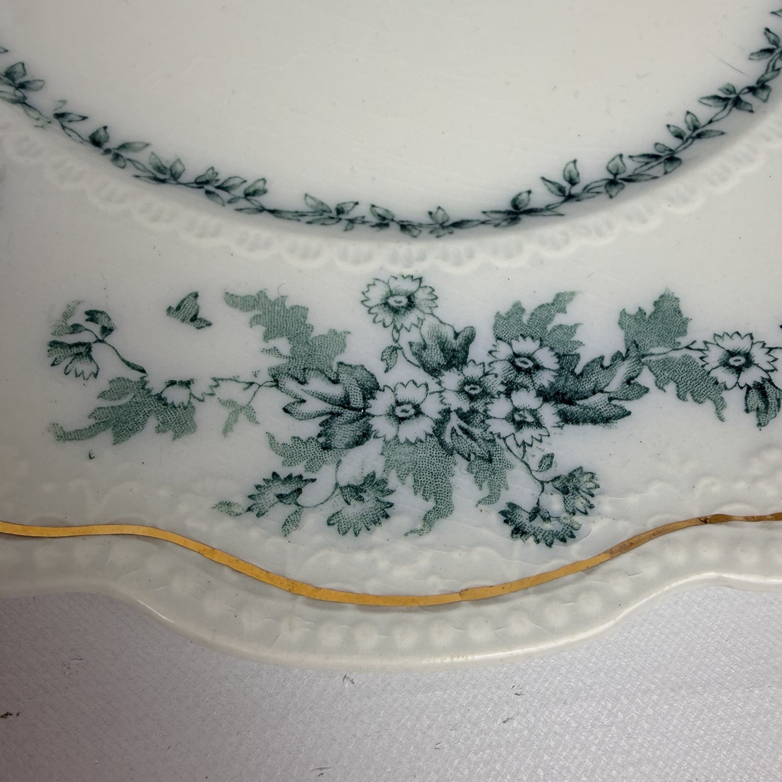 Staffordshire Grindley & Co ‘Eileen’ 9″ Dinner or Cake Plate CIRCA 1899-1914