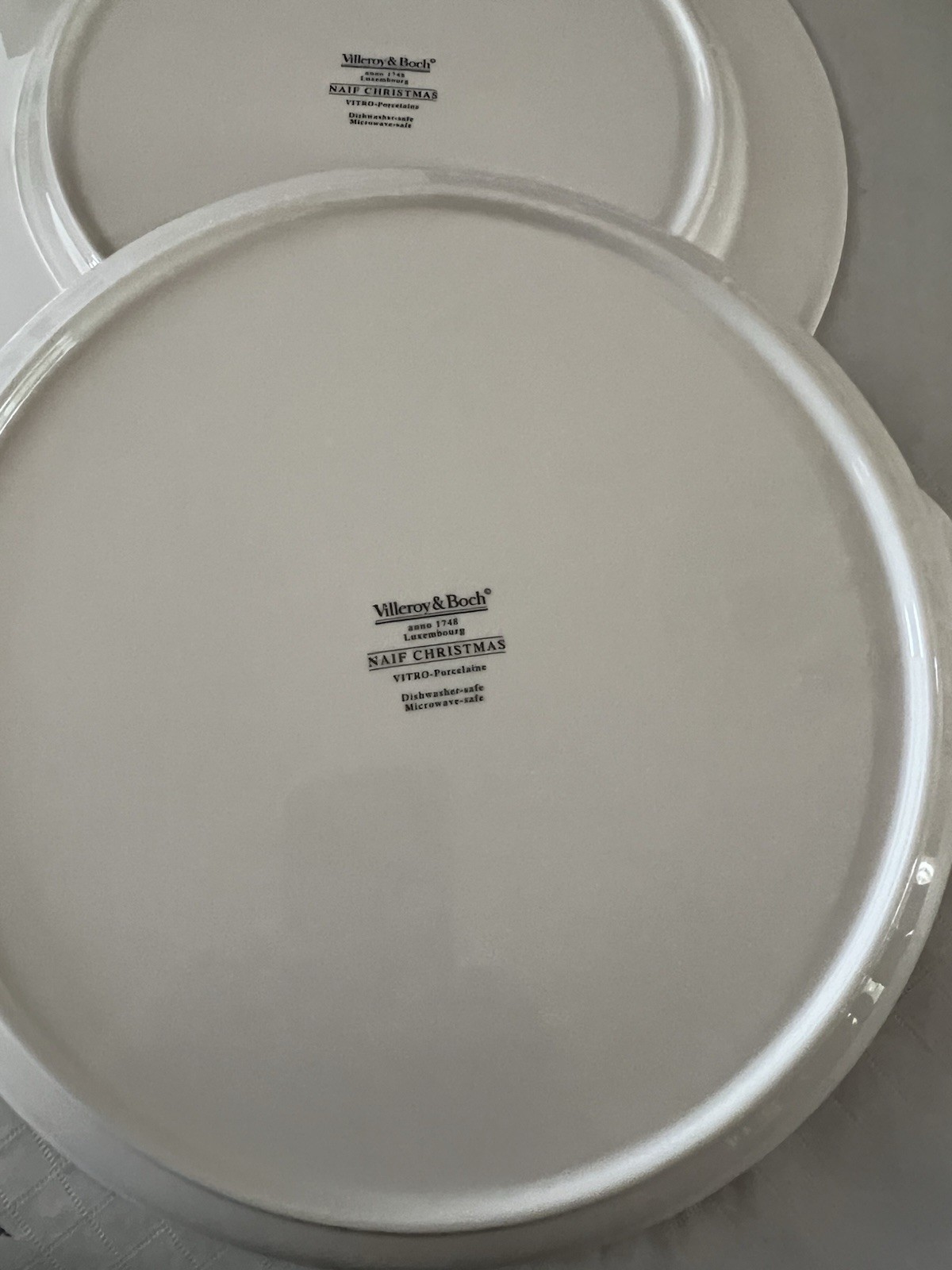 Villeroy & Boch Naif Christmas Cake Plate Charger/Chop Plate Set Of 2