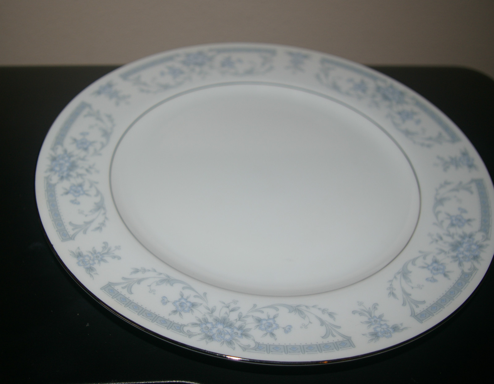 FOUR(4) SHEFFIELD BLUE WHISPER JAPAN W LABELS PORCELAIN 10 1/4”D DINNER PLATES