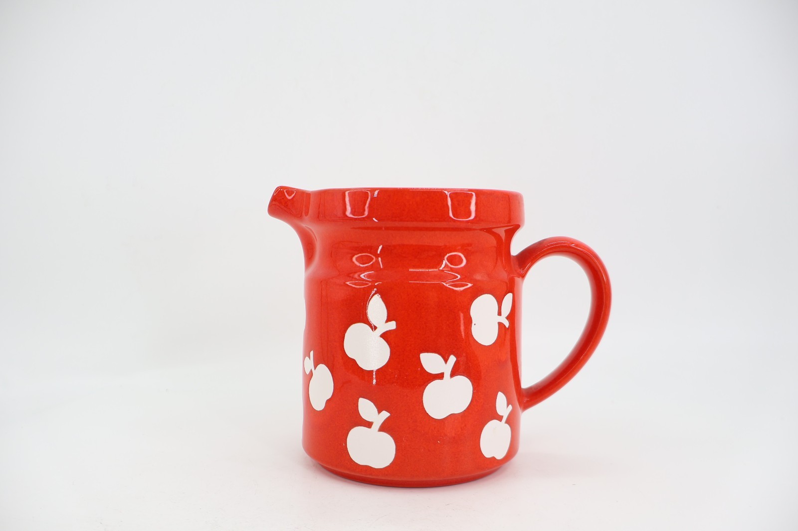 Waechtersbach Red White Apples Creamer Pitcher Germany Earthenware 5.5″