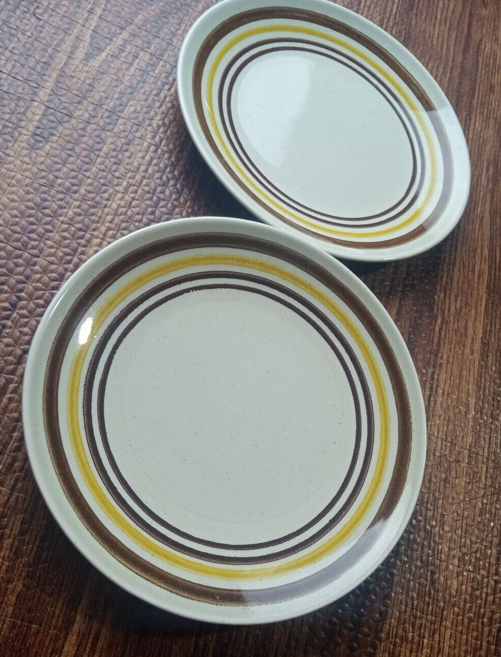 2 Stoneware side Plates 6.5″ Beige, Brown, Yellow
