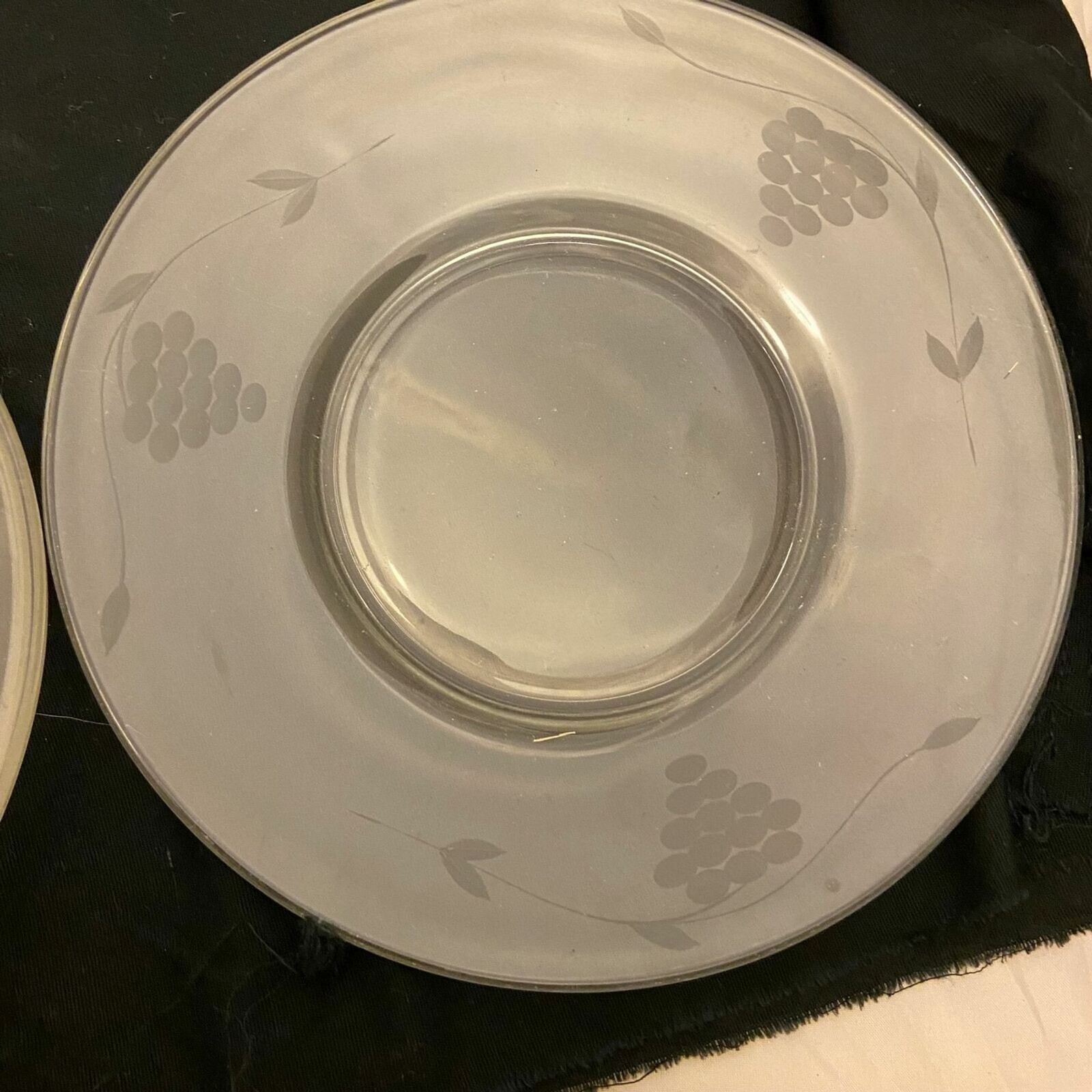 #4117 Etched clear glass Vtg salad plates grapevine pattern