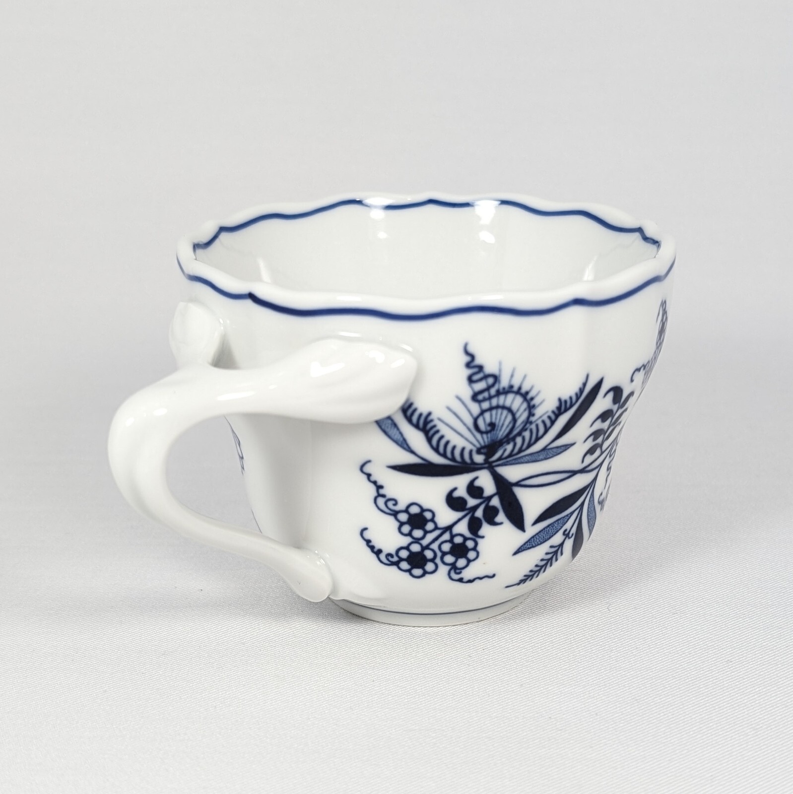 Blue Danube Cup and Saucer Lipper Japan Porcelain Flowers Blue Onion Scalloped