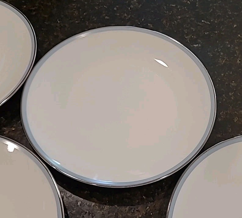 SET (8) Noritake China BLUETONE 8 1/8″ Salad Plates 6379 Japan. Blue, Platinum