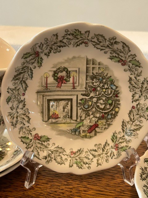 Johnson Brothers Merry Christmas 9, Flat Cups & 8, Saucers Ironstone England