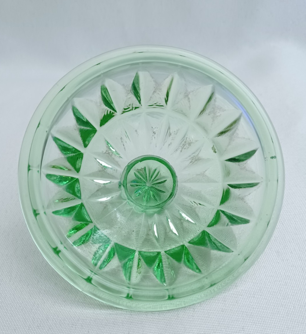 Windsor Diamond Jeannette Depression Glass Green Sugar Bowl LID Uranium UV GLOWS