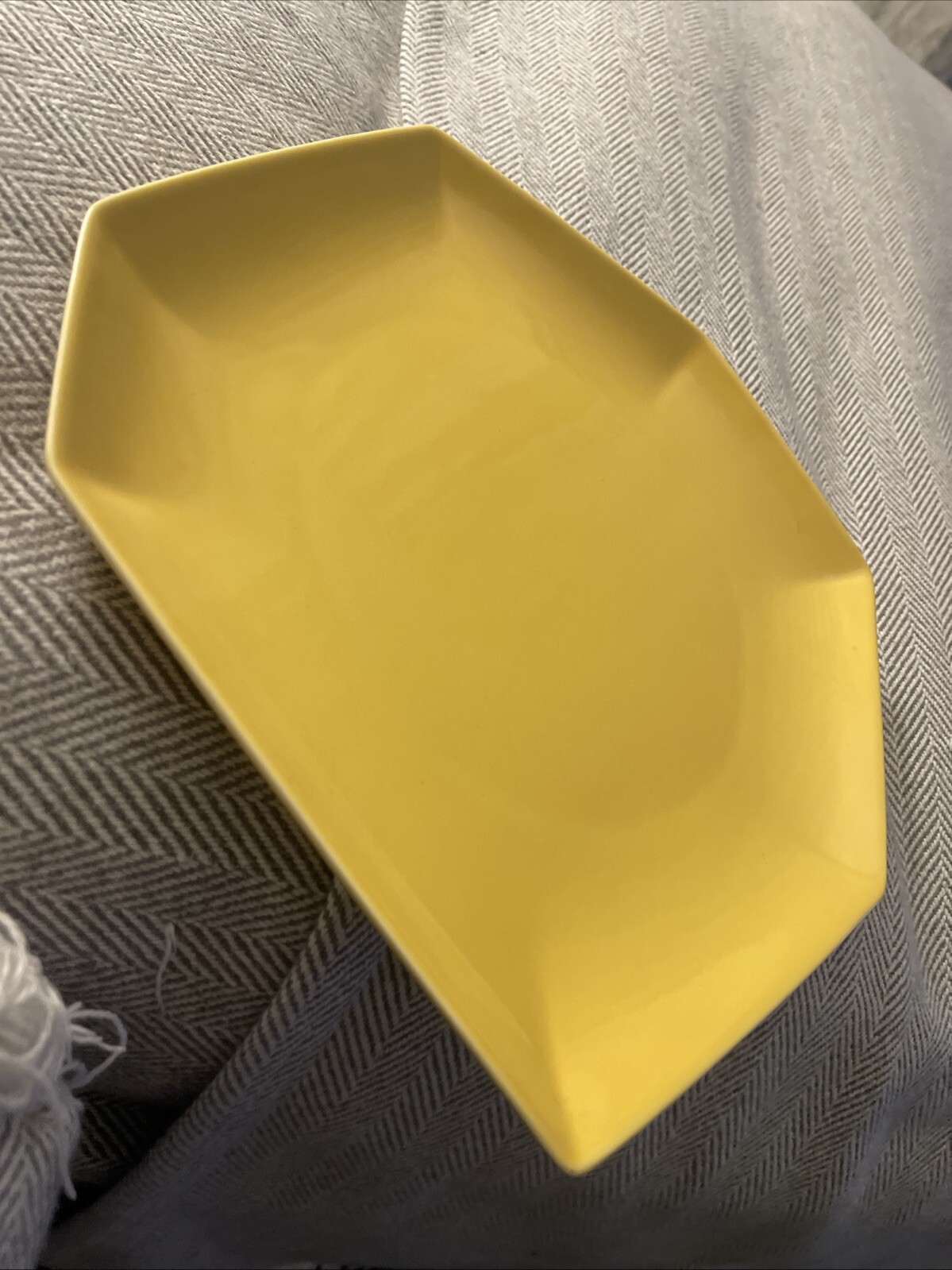 Diane Von Furstenberg DVF Asymmetric Modern Yellow Ceramic Plate EUC 11.75”x11”