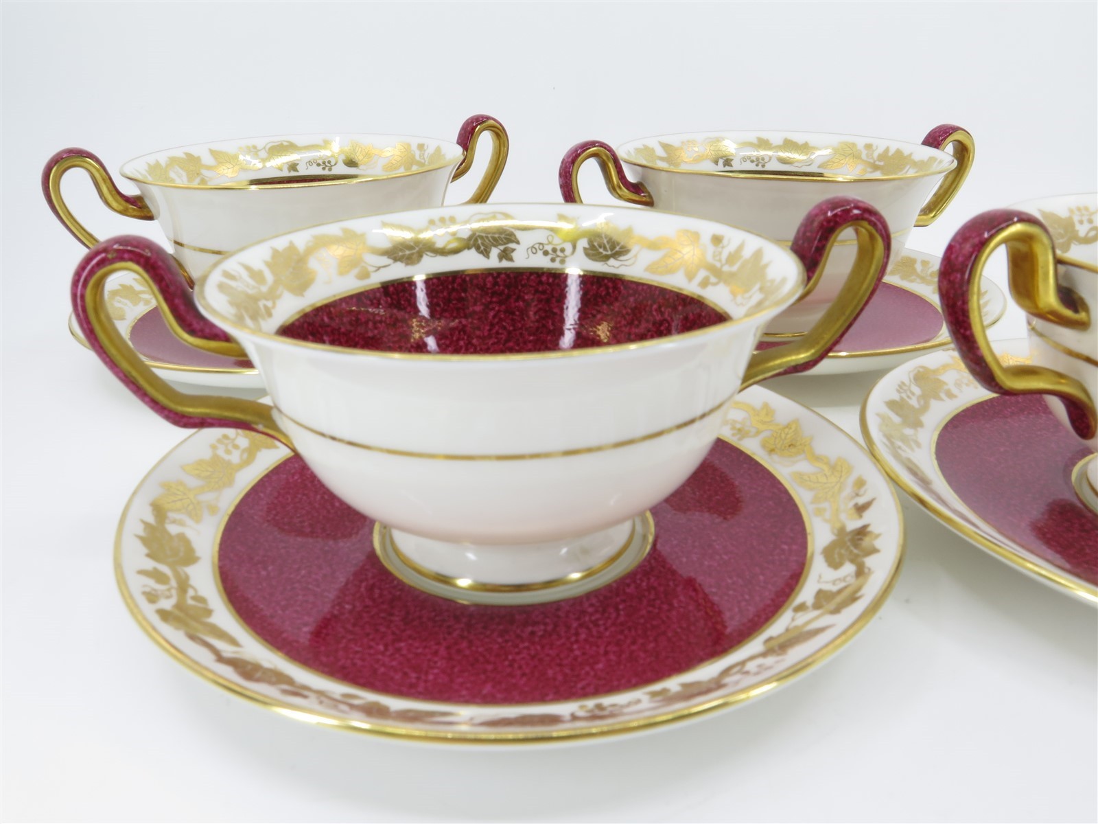 Wedgwood Whitehall Powder Ruby Red 4 Cream Soup Bowls Double Handle & 4 Saucers