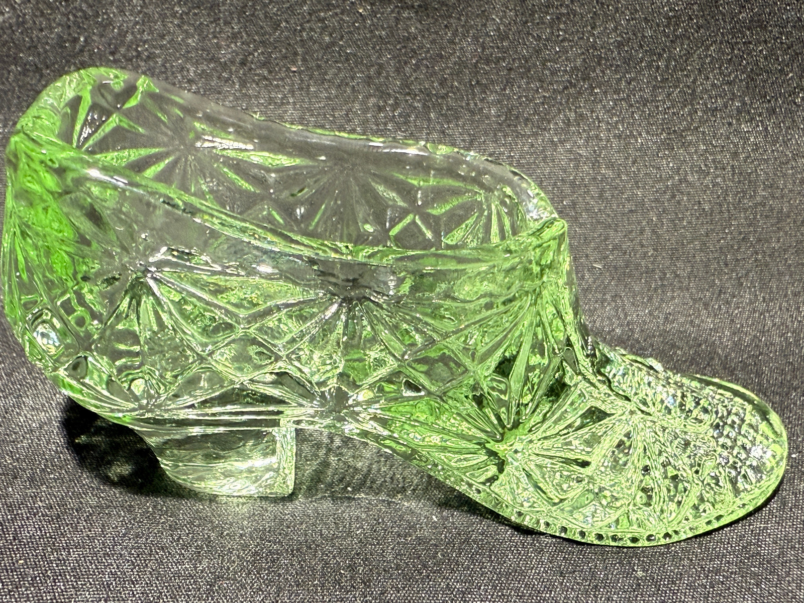 Green Vaseline glass floral shoe slipper boot uranium daisy & button pattern art