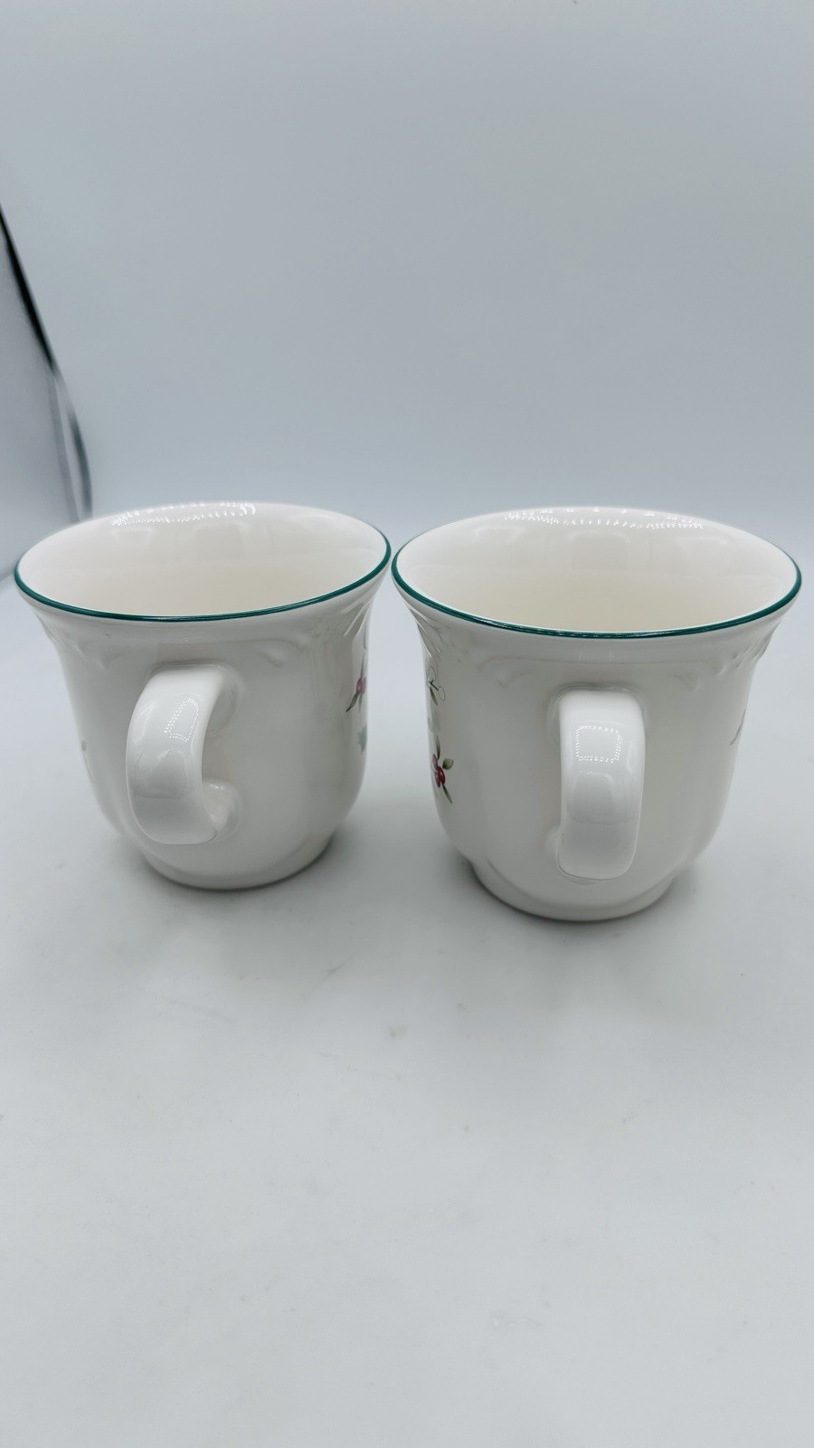 Pfaltzgraff Winterberry Set 4 Coffee Mugs Holly Berry Green Rim Stoneware