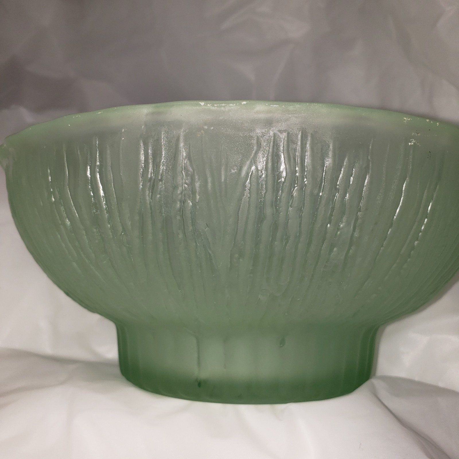 Vintage 1975 FTD Green Glass Footed Bowl Candy Dish 6 3/4”