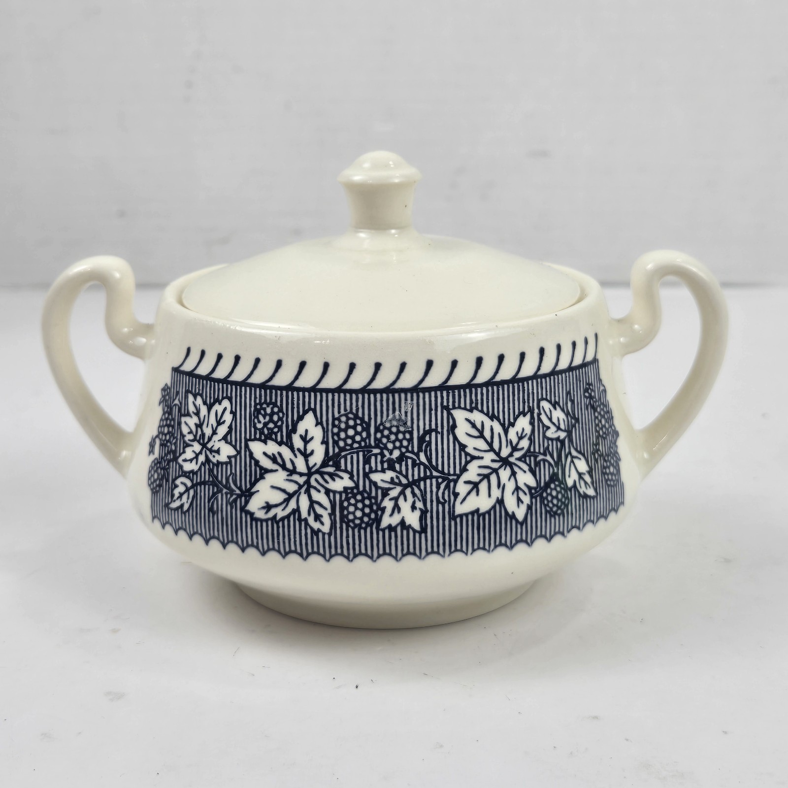 Vintage 1936 Homer Laughlin Shakespeare Country Blue Sugar Bowl w Lid READ