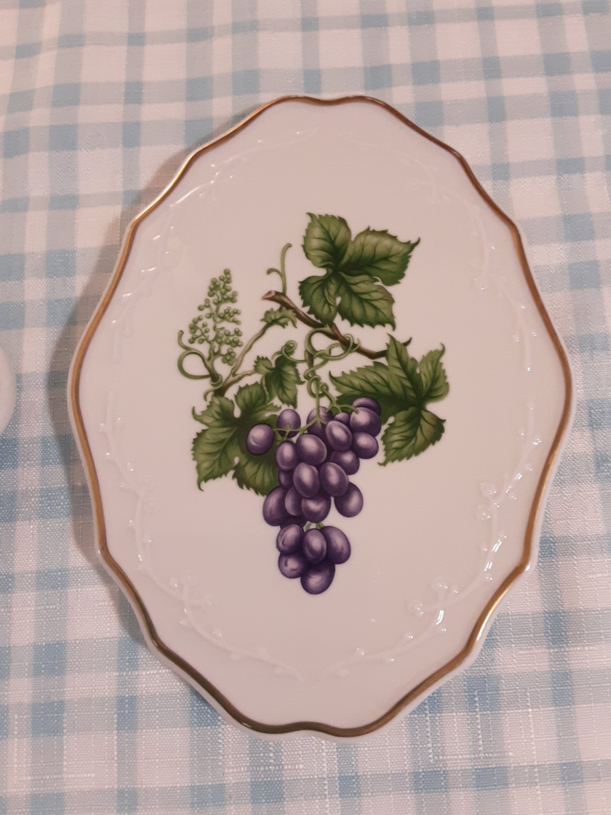 (2)1992 THE LENOX ORCHARD FINE 24K PORCELAIN TRIVETS SERIES FRUIT WALL PLAQUES