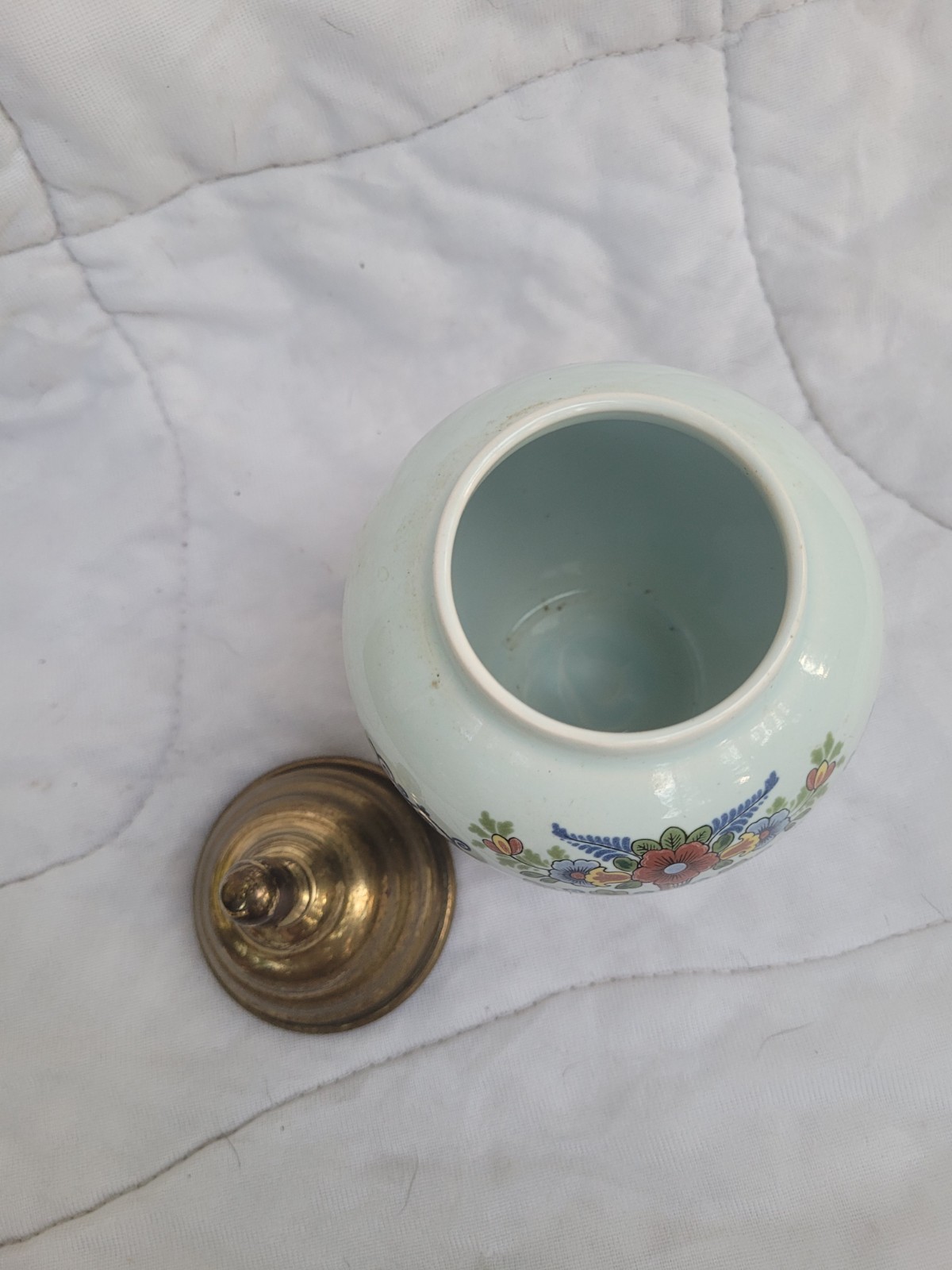Delft Floral Cydia Out 7 StoneJar w/ Brass Lid, Made in Holland, Medium 5 in