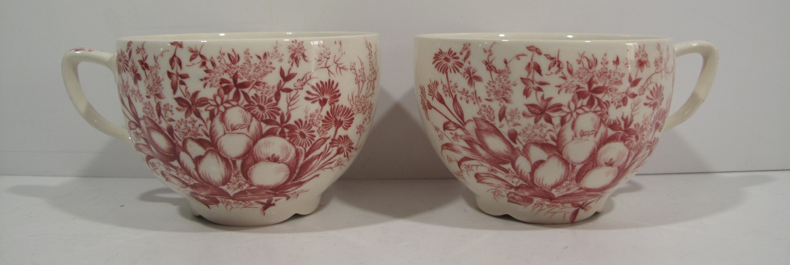 VTG Windsor Ware 16 Pieces Dover RED Pattern Johnson Bros. England Serving for 4