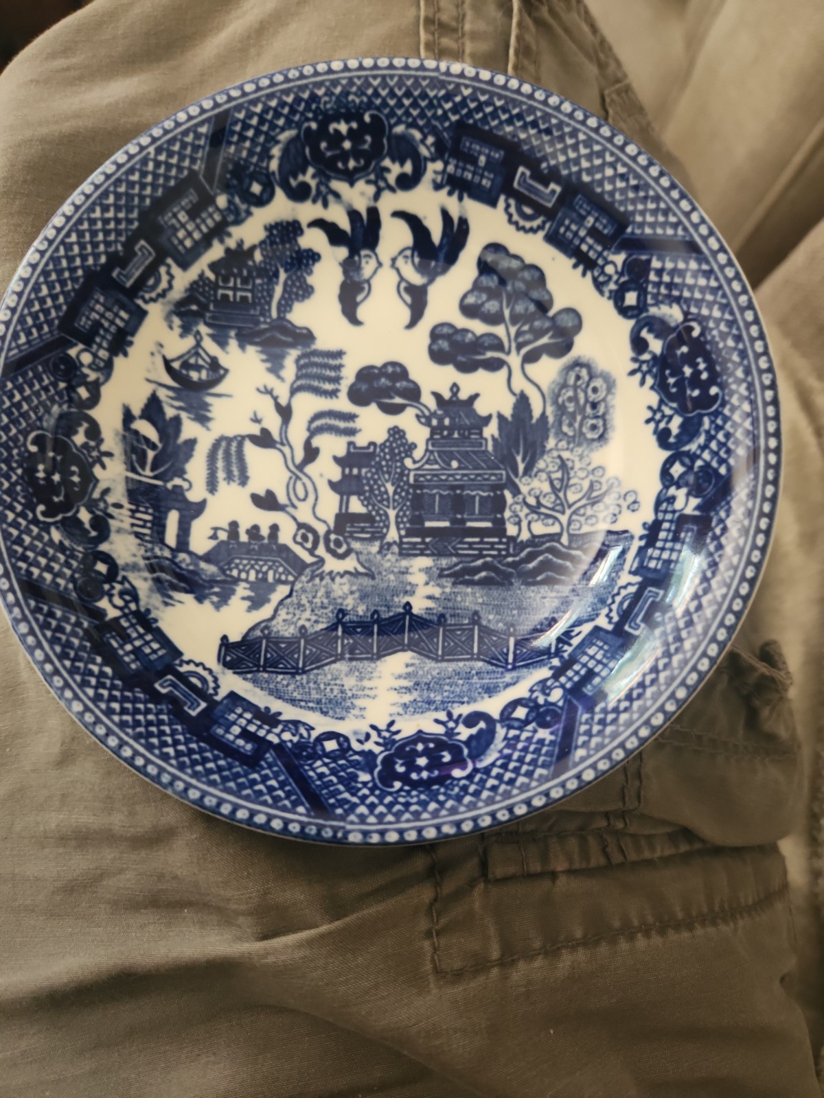 Vintage Blue Willow England Berry Bowl Dish 5-1/4″ Diameter 1-1/8 inches tall