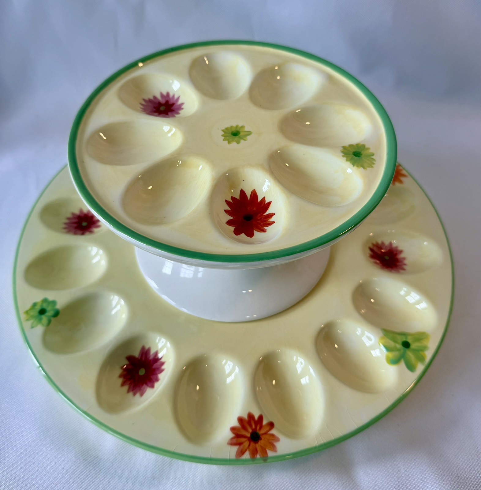 Paula Deen Pedestal Cake Stand & Easter Egg Holder Garden Delights Pattern 11”