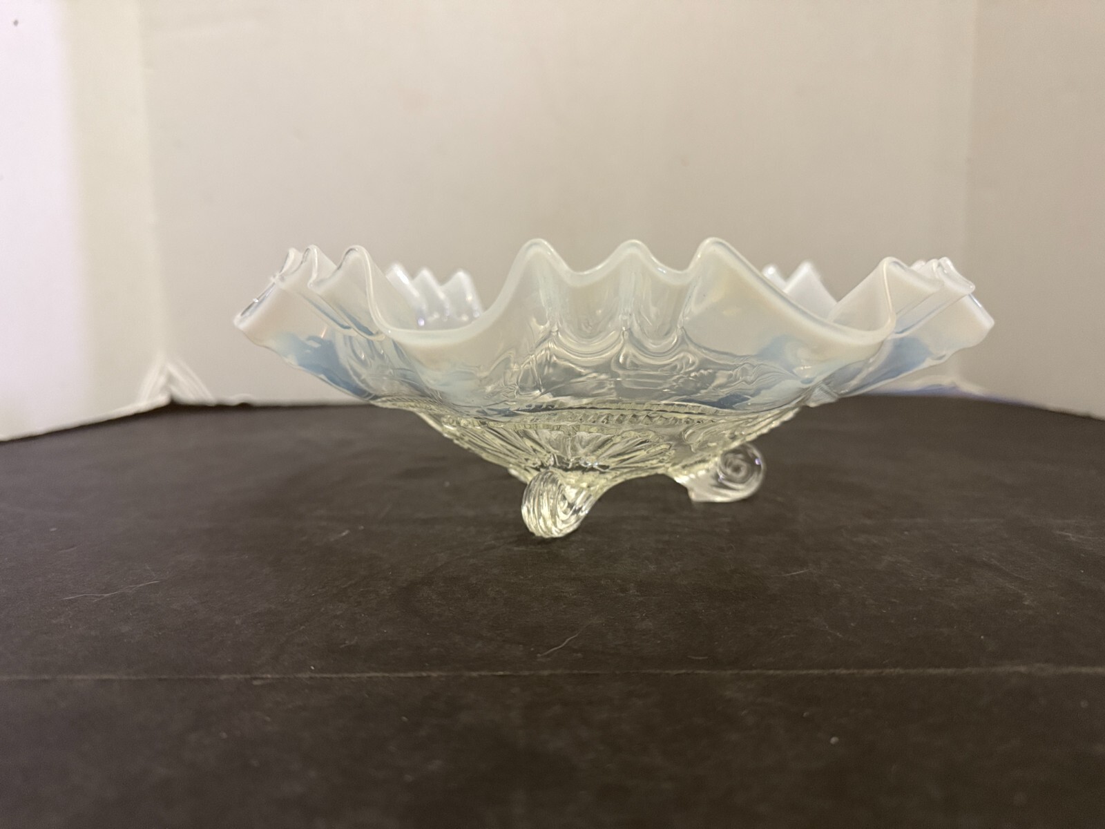 Antique c.1905 EAPG Jefferson Glass Opalescent Ruffles and Rings Footed Bowl