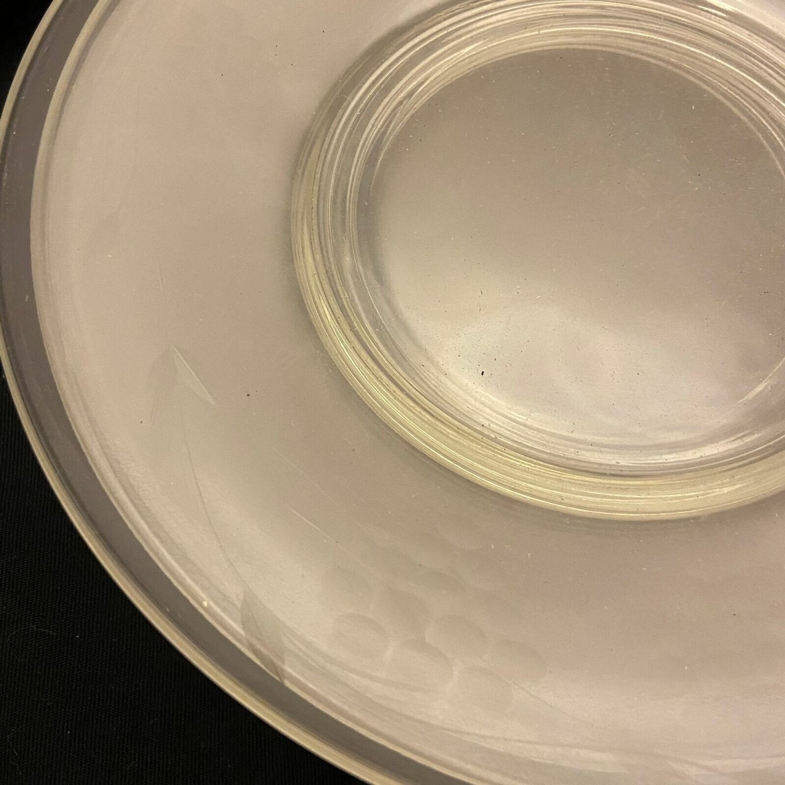 #4117 Etched clear glass Vtg salad plates grapevine pattern