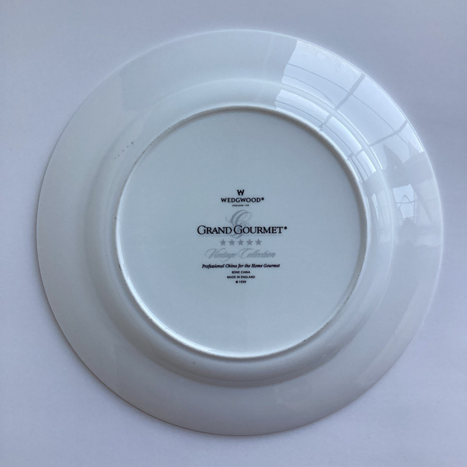 Wedgwood Grand Gourmet Vintage Collection Dinner Plates Set 8 Wine Label 9-3/4”