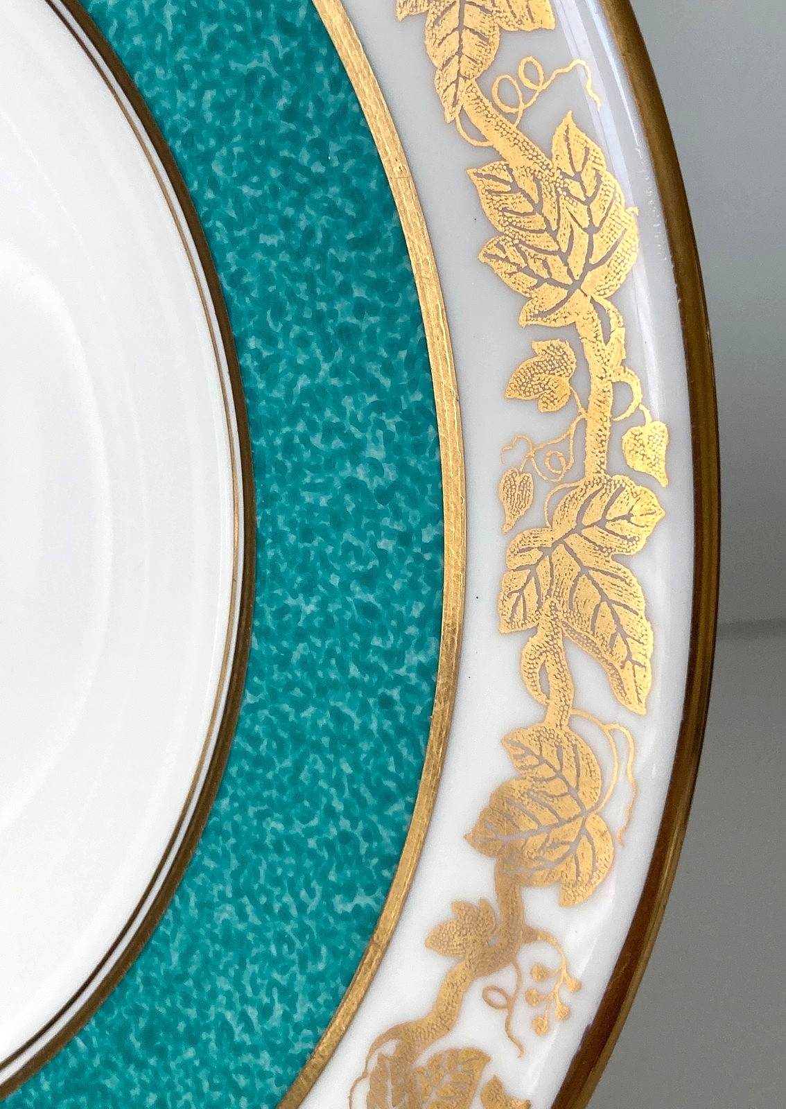 Vintage WEDGWOOD BONE CHINA Made in England 8 1/8″ SALAD PLATES Gold Trim SET 2
