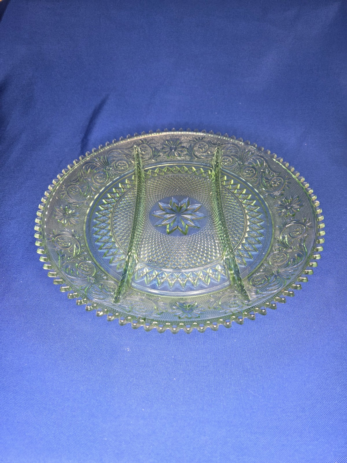 Vintage TIARA INDIANA GLASS CHANTILLY GREEN SANDWICH DIVIDED SERVING PLATTER