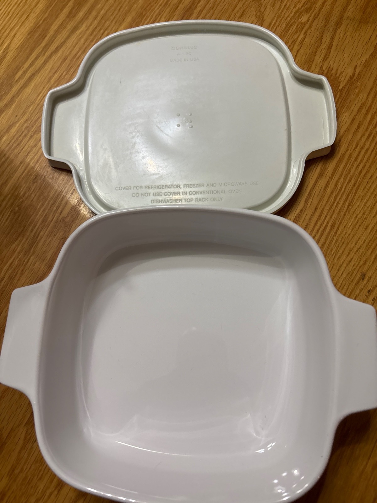 Corningware Sunsation casserole dish A 1 B 11 with snap lid